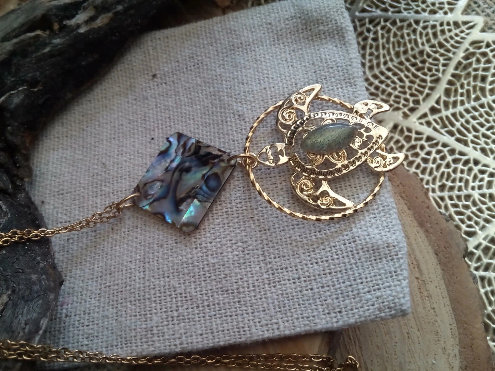 Schildpad ketting labradoriet en hoornschaal – photo 3